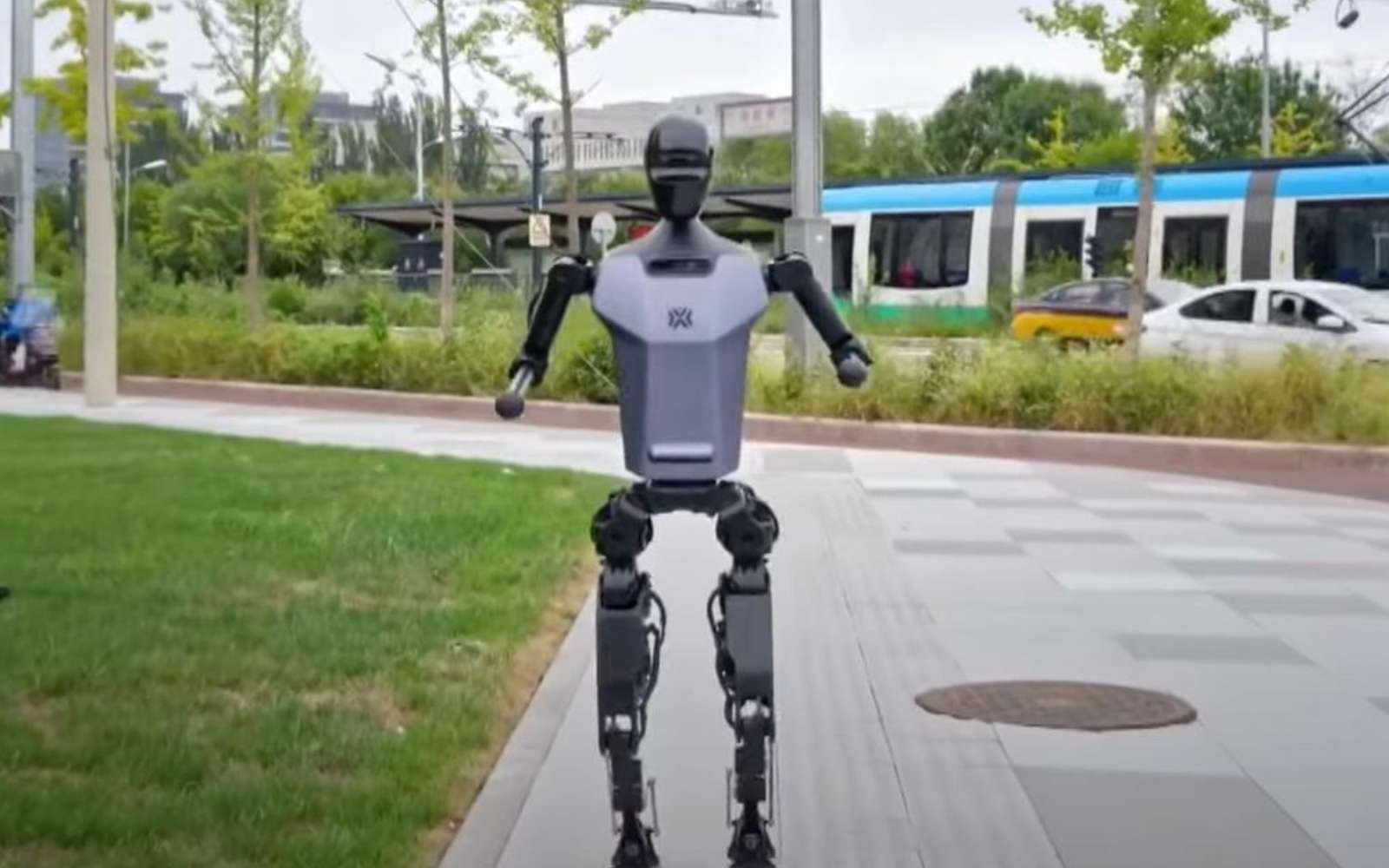 La Chine surprend avec le premier robot humanoïde « open source »