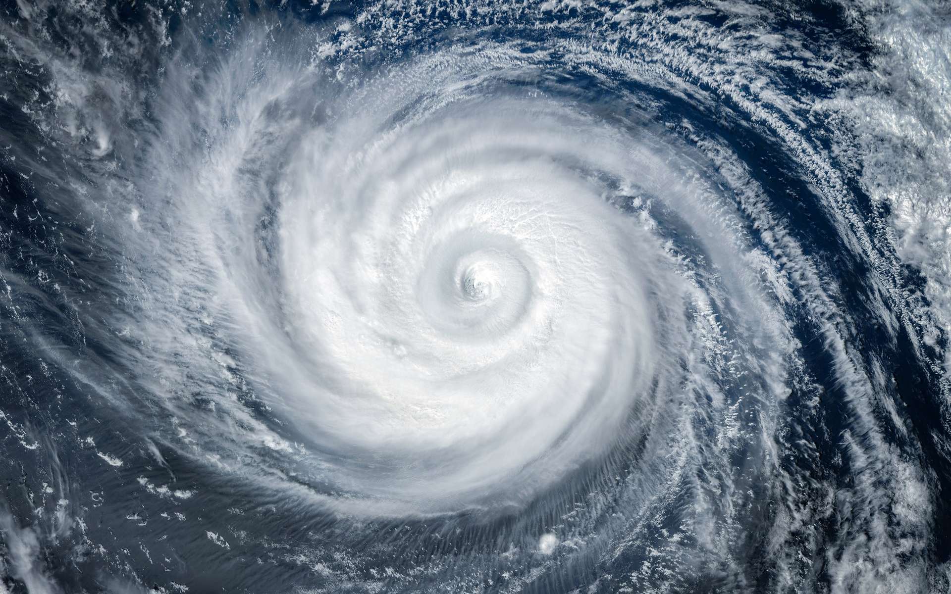 Les États-Unis et les Antilles se préparent à affronter un ouragan « monstre » !
