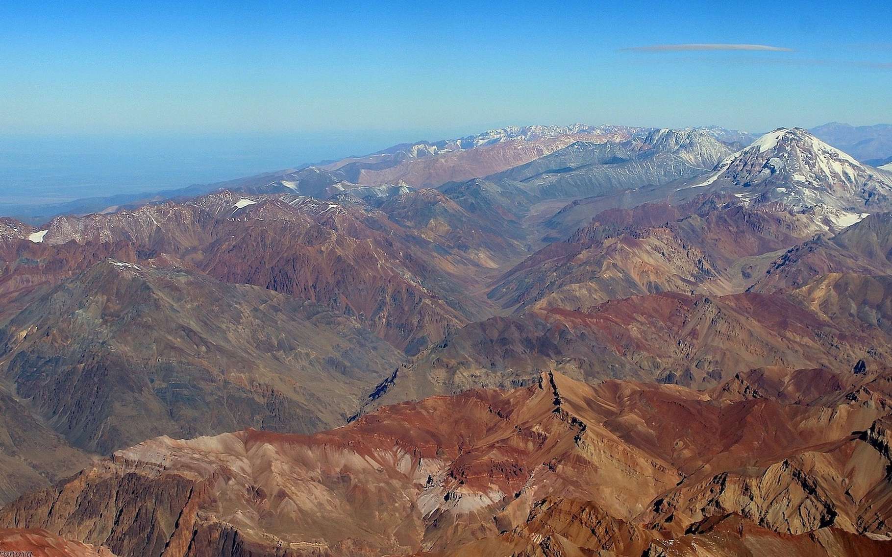 Tectonique des plaques ou érosion : quel processus agit sur la hauteur des montagnes ?