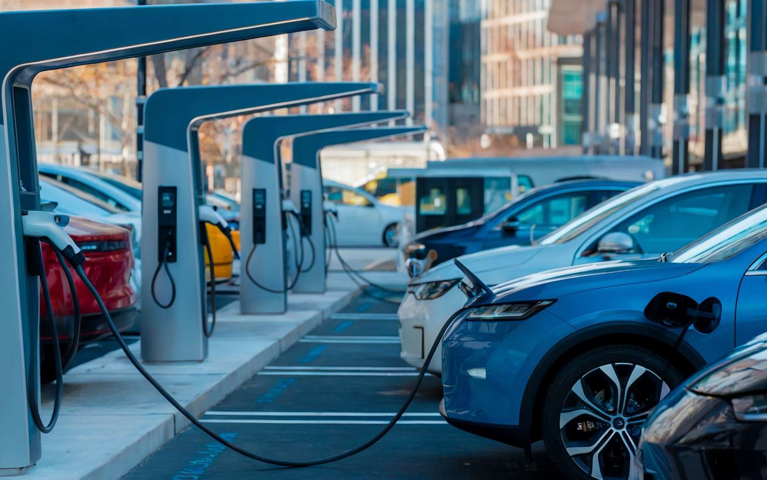 Les voitures électriques sauvent les chiffres du climat, mais en apparence, car un autre phénomène explose