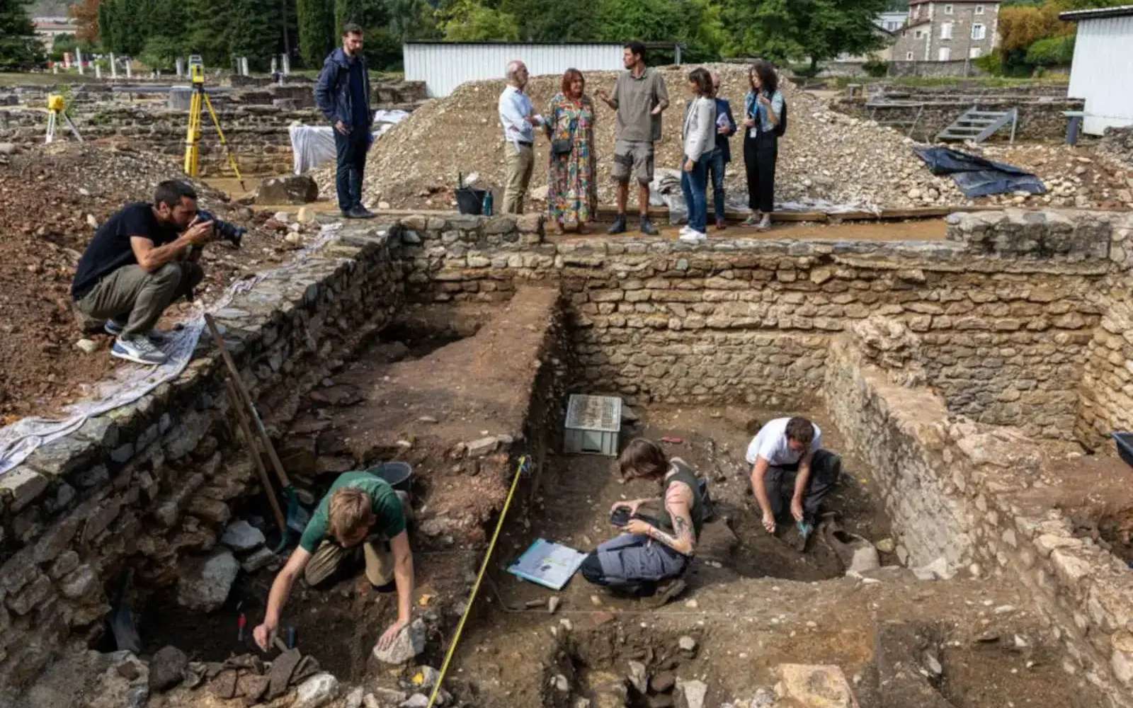 Près de Lyon, les archéologues découvrent un mausolée romain à l'allure impériale !