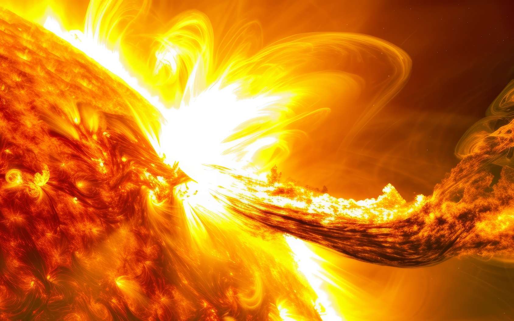 La gigantesque tache solaire est de retour et vient d'émettre une des plus puissantes éruptions depuis des décennies