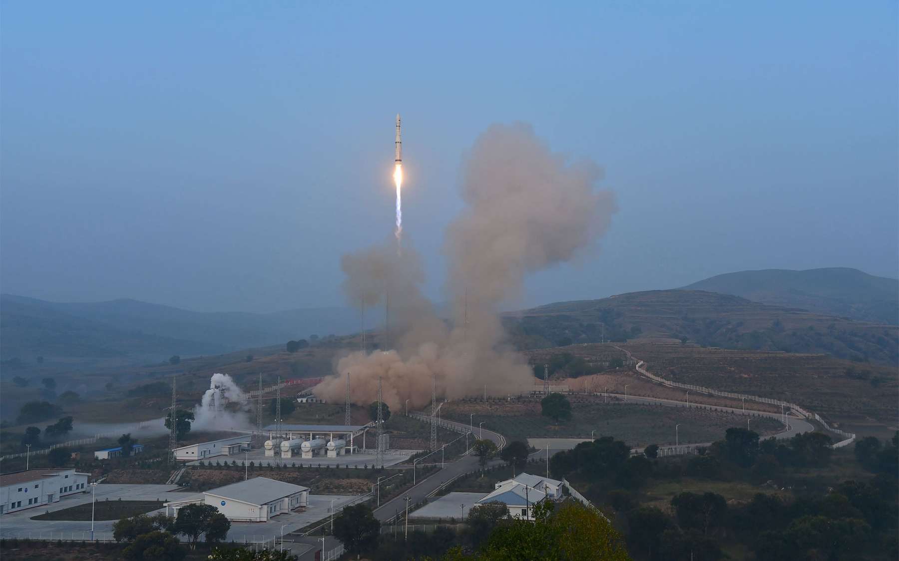 Premier vol réussi du lanceur Longue Marche 6 depuis le port spatial de Taiyuan. © CNSA / Reuters