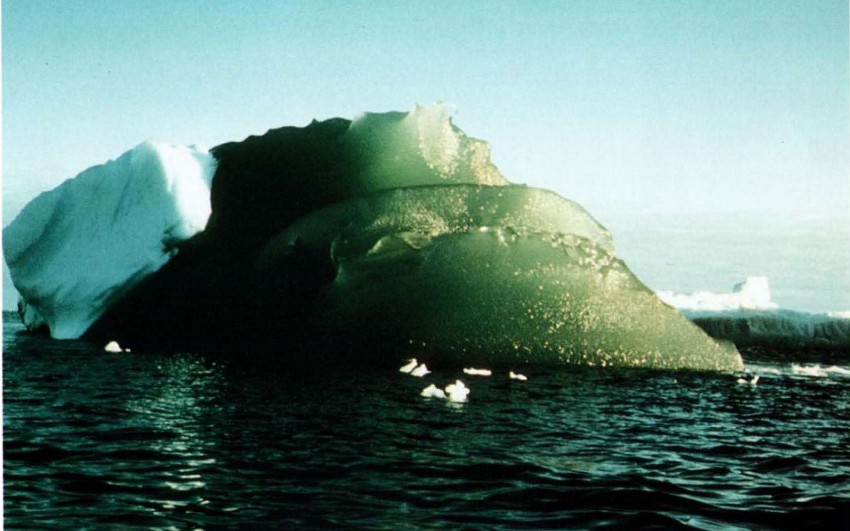 le mystere des icebergs verts en antarctique enfin resolu