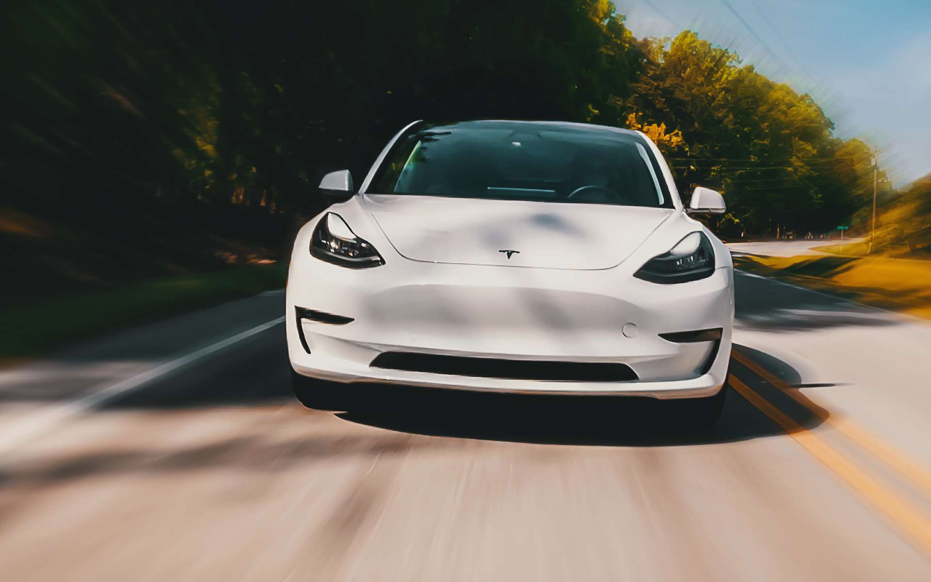 Elon Musk promet que ses Tesla auront un mode totalement autonome fin 2023