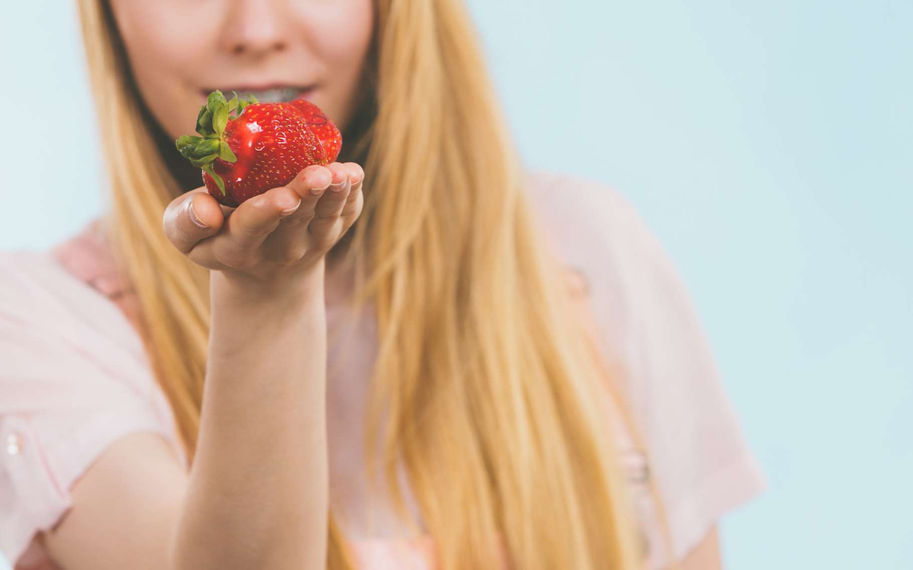 Exposer les fraises à la chaleur pour les faire sécher diminue leur pouvoir allergisant. © Voyagerix, Fotolia
