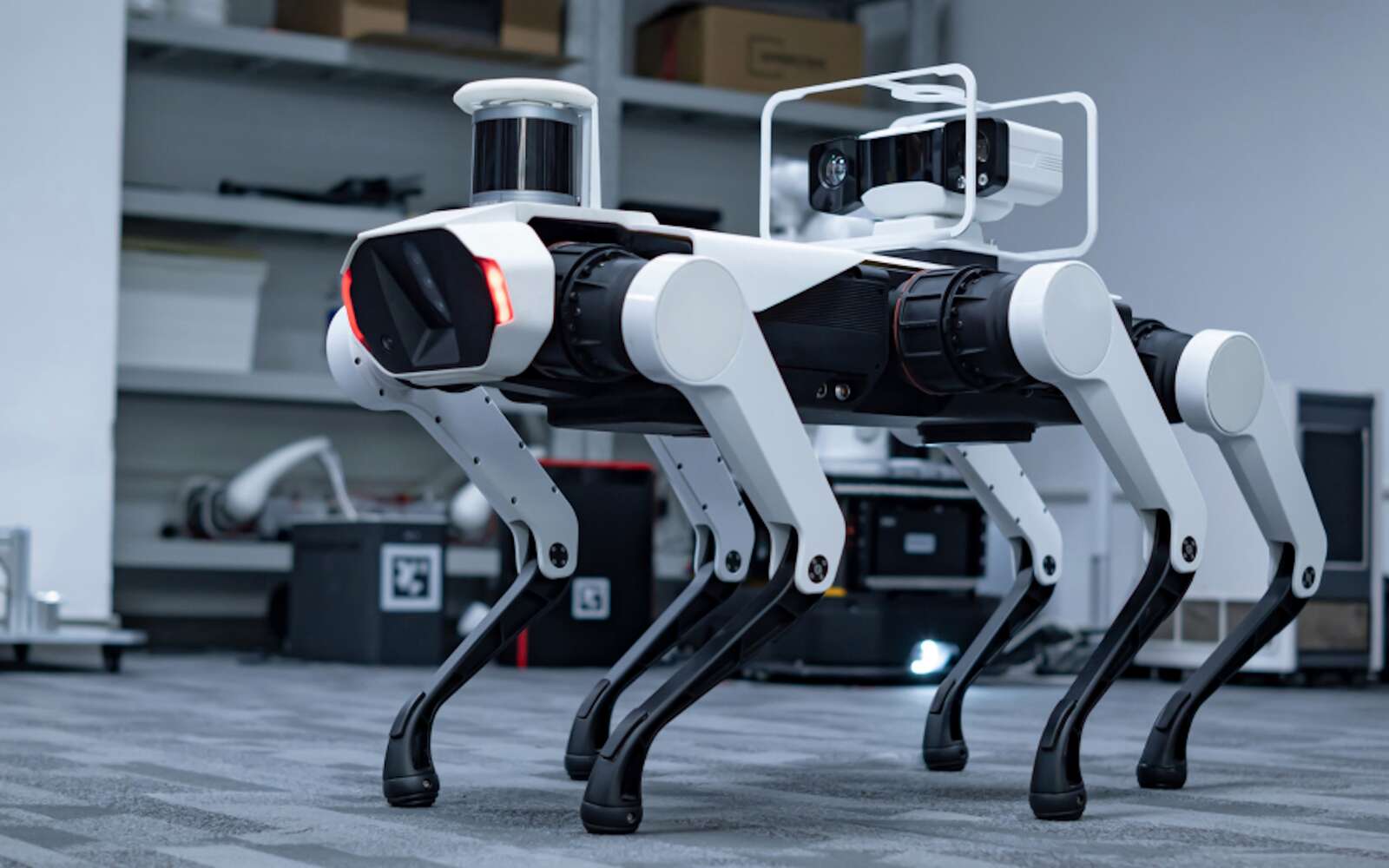 Lenovo dévoile un robot-chien à 6 pattes digne d'un film de science-fiction
