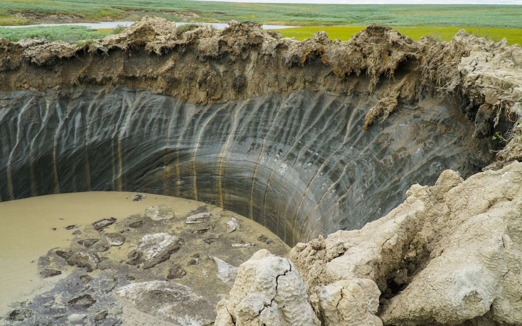Les cratères géants qui explosent en Sibérie depuis 10 ans sont un message d'alarme