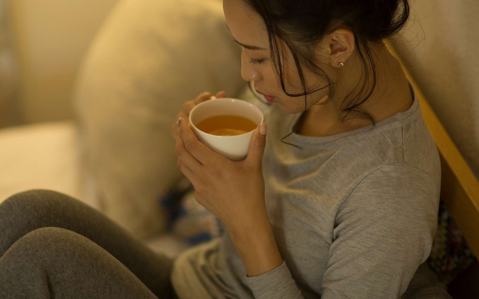Faire infuser du thé a un effet inattendu sur l'eau dont notre santé ne peut qu'en profiter