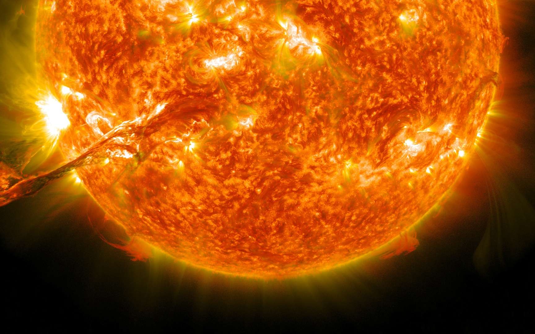 Image composite d'une éruption solaire observée par la sonde SDO en août 2012. © Nasa, GSFC