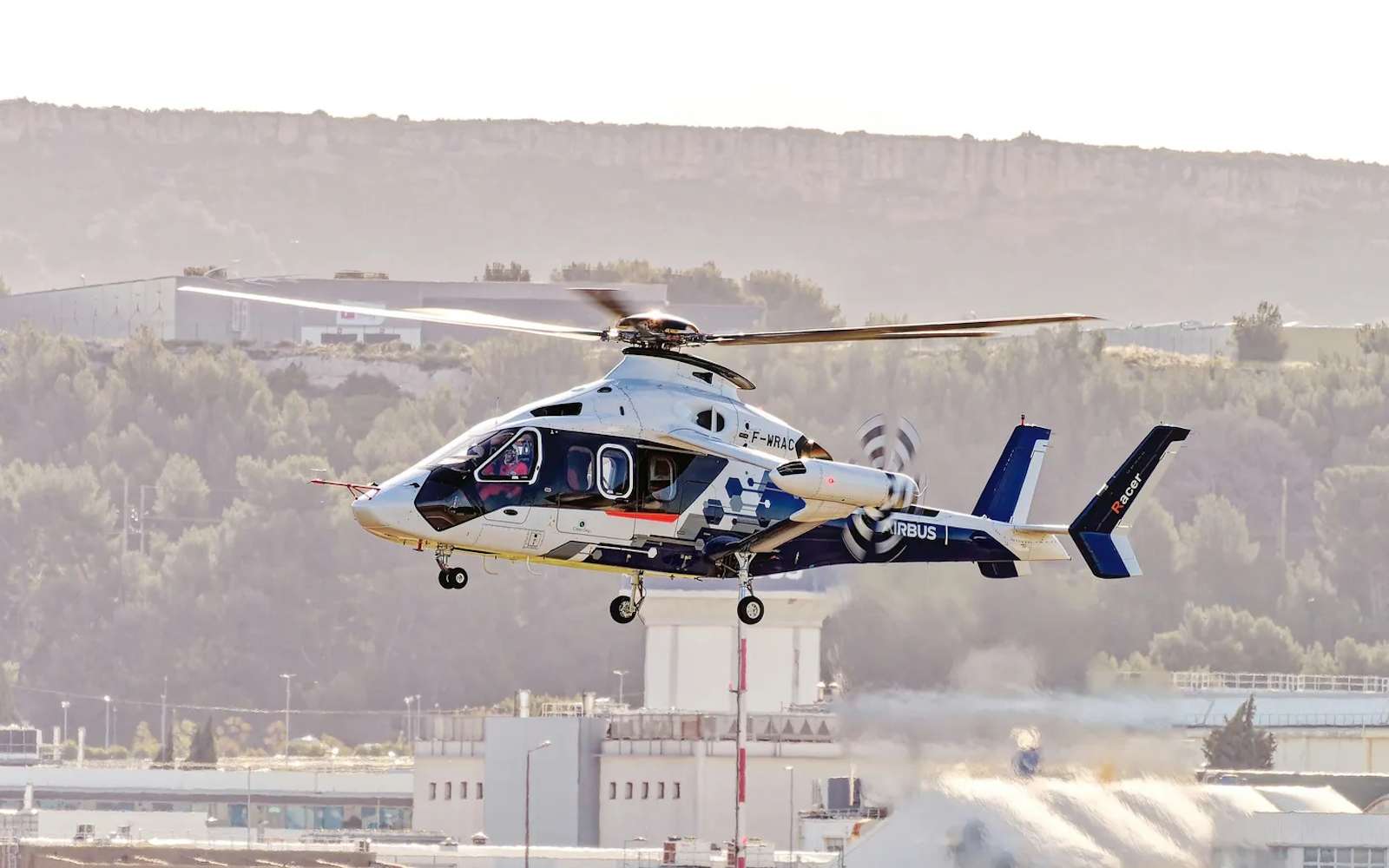 L'hélicoptère ultra rapide d'Airbus Helicopters a fait son premier vol !