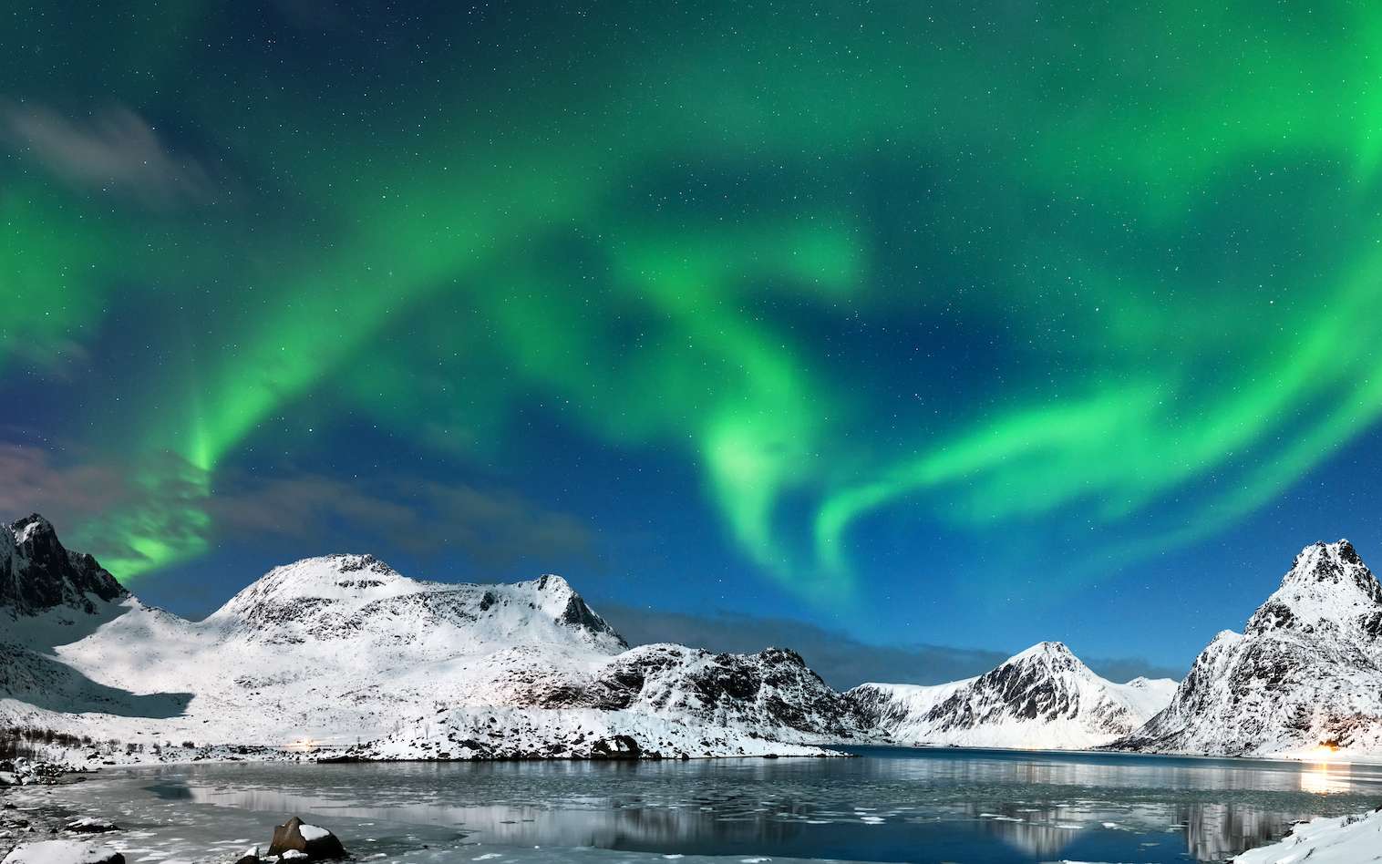 Une tempête d'aurores boréales filmée en plein ciel par un observatoire en Suède !