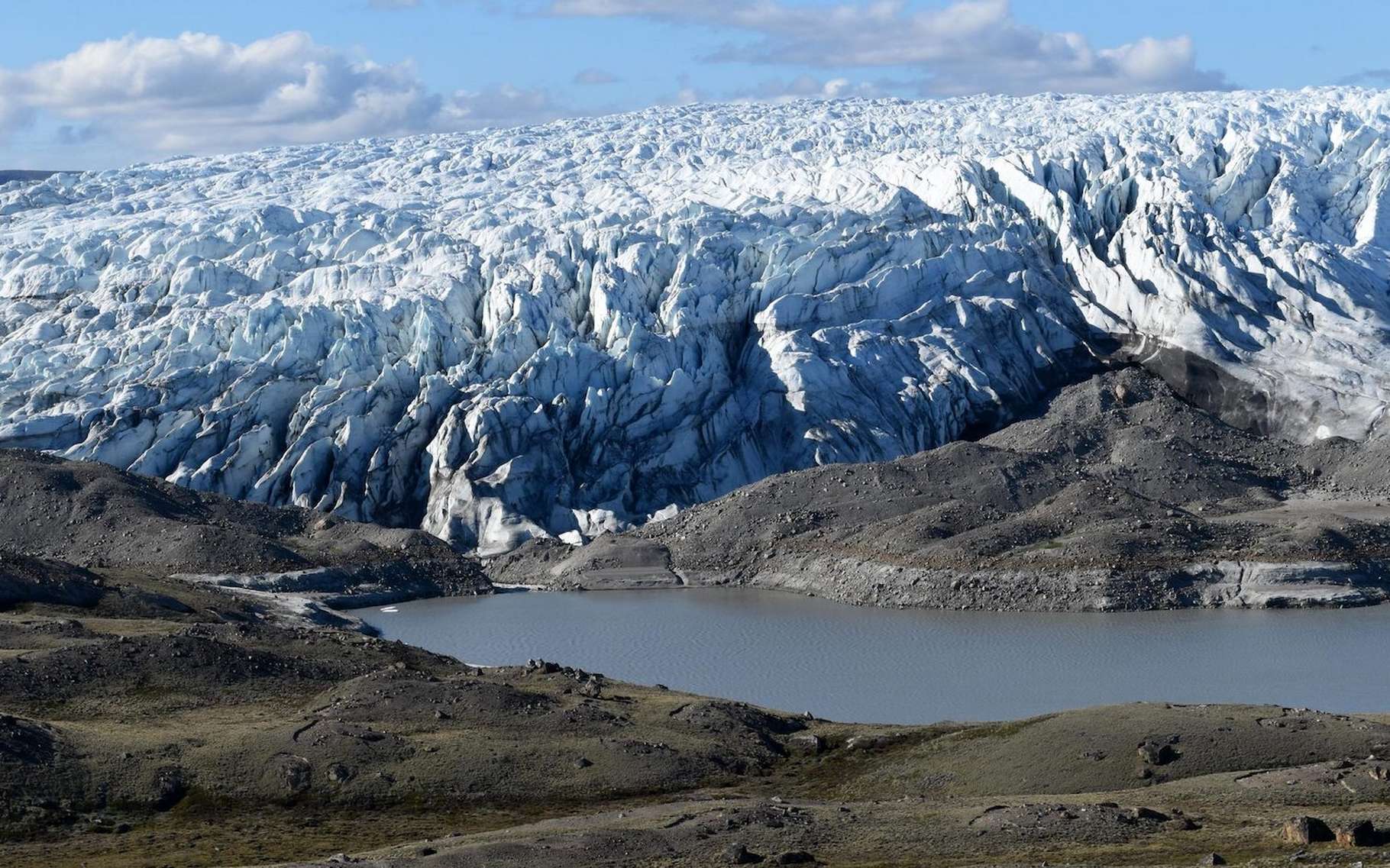 La glace du Groenland cache un immense lac ancien