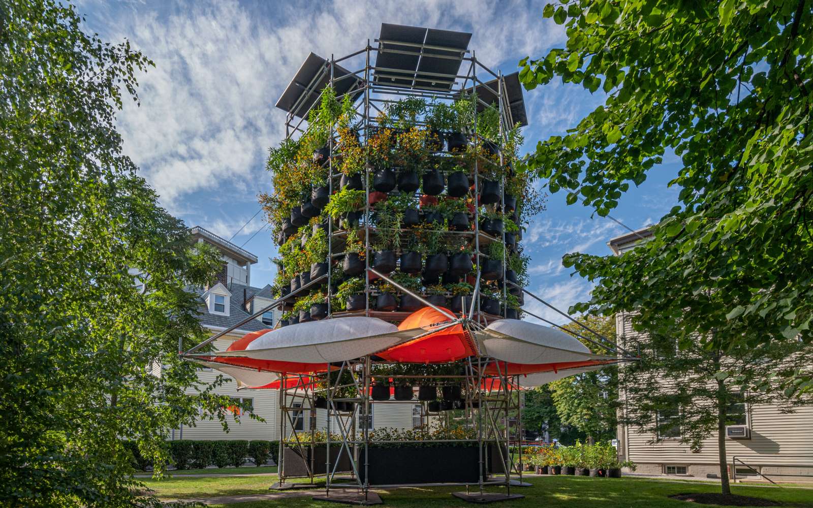 Cette tour ingénieuse installée à Harvard pourrait transformer nos villes pour de bon