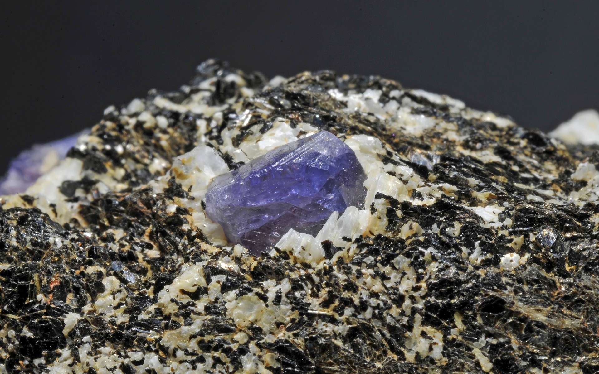 Un Nouveau Mineral Inconnu Sur Terre Decouvert En Israel