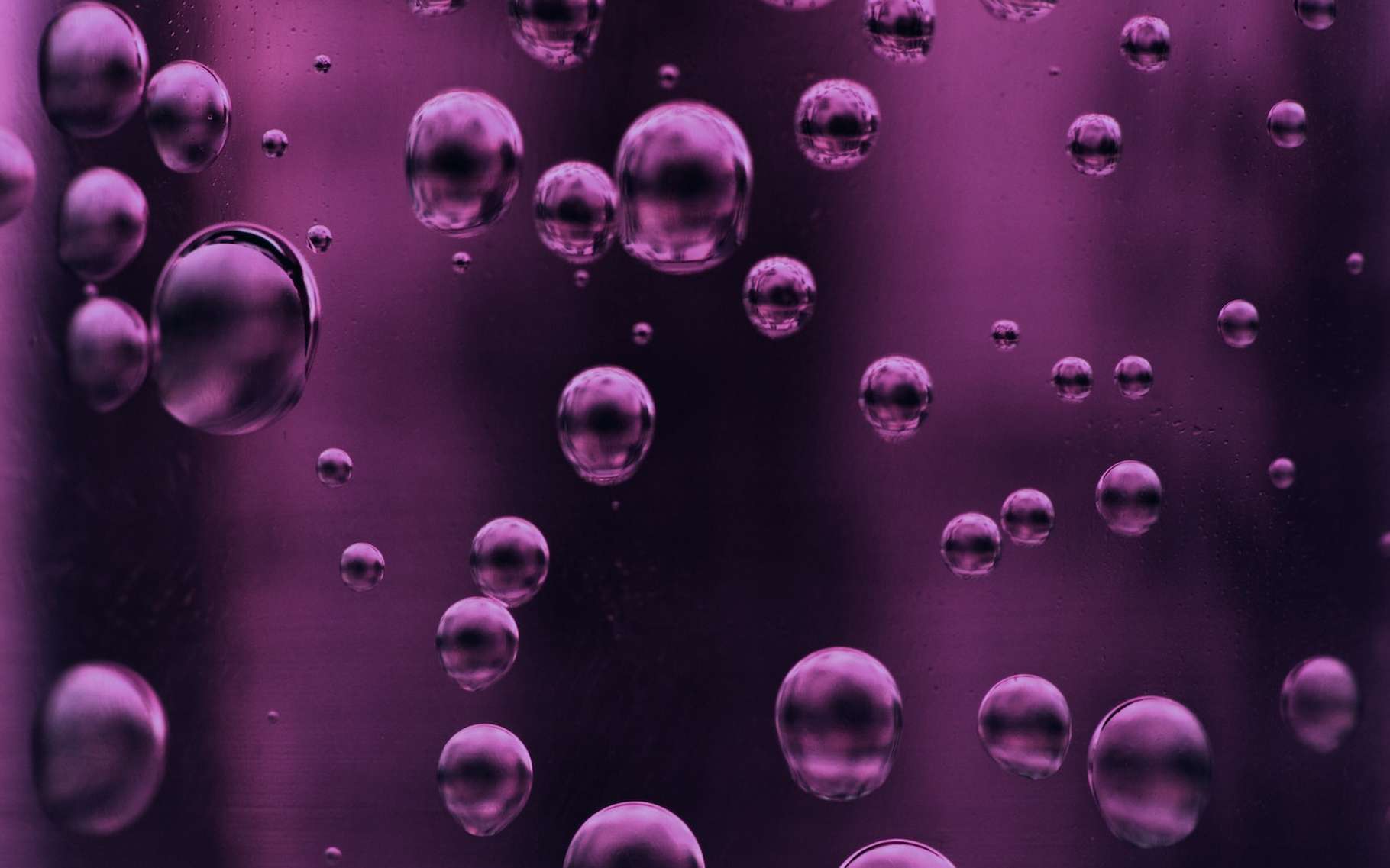 L’état de la matière formé de polarons de Rydberg et observé par des chercheurs autrichiens et américains est vu comme autant d’impuretés, de bulles, qui naissent au cœur d’un condensat de Bose-Einstein. © Sharon McCutcheon, Unsplash