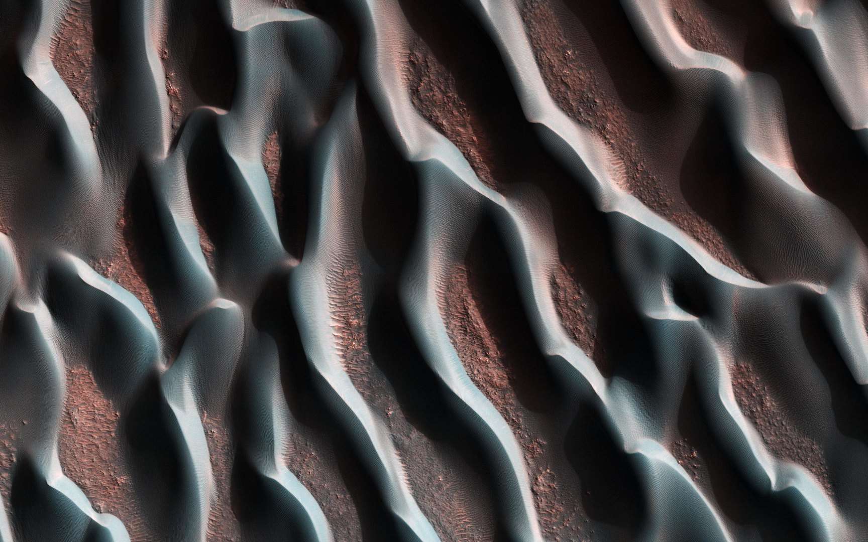 Des traces d'eau liquide récentes découvertes sur Mars