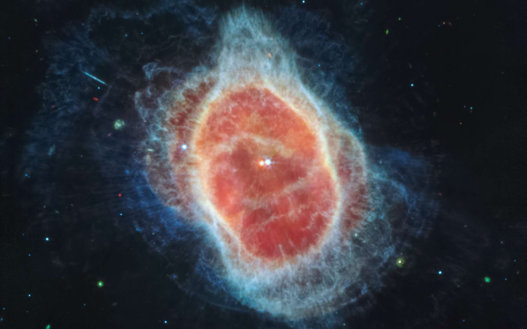La nébuleuse de l’anneau austral telle que vue pour la toute première fois par le télescope spatial James-Webb dans l’infrarouge moyen. © Nasa, ESA, CSA, STScI