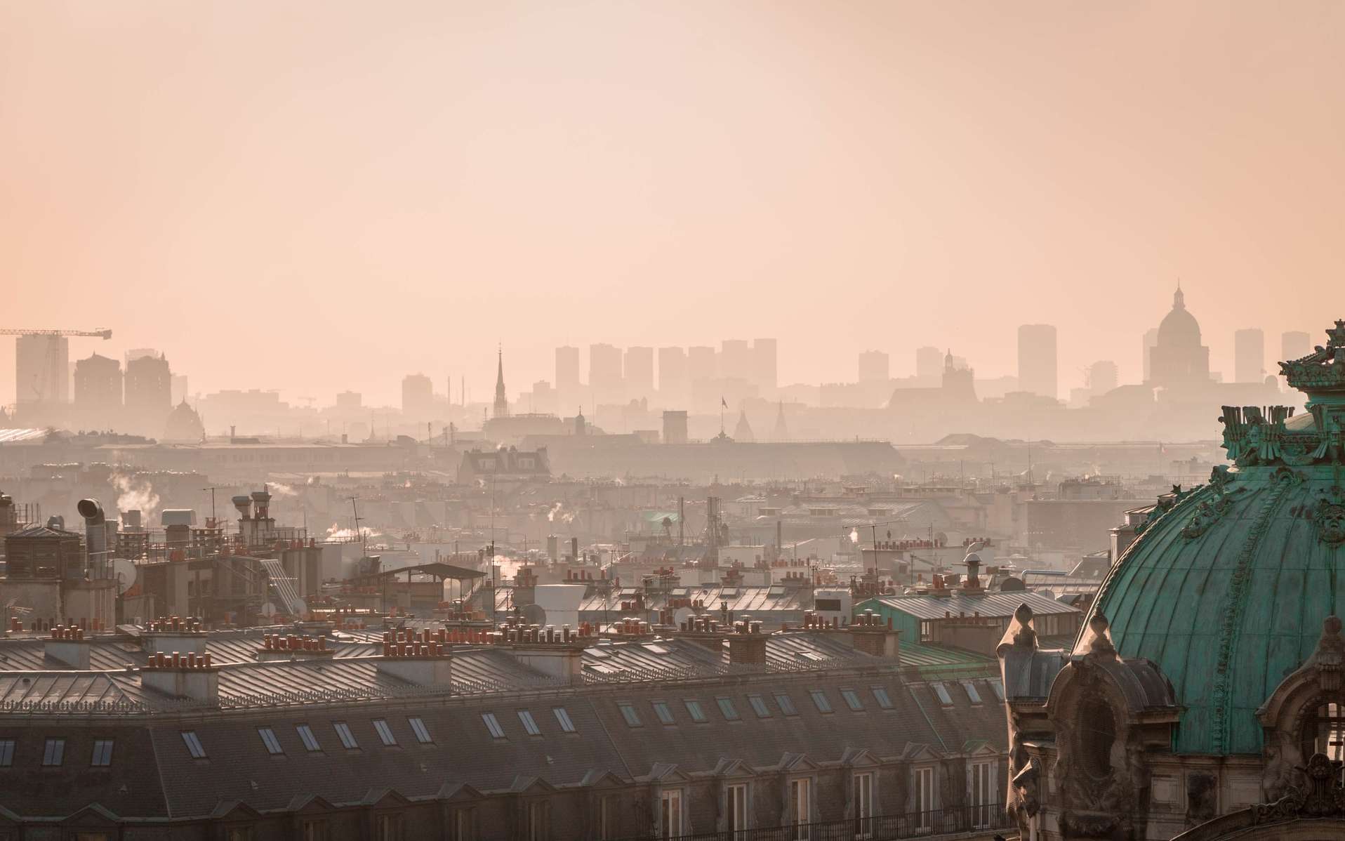 La pollution de l’air est associée en France à des milliers de décès tous les ans. © Louis Paulin, Unsplash