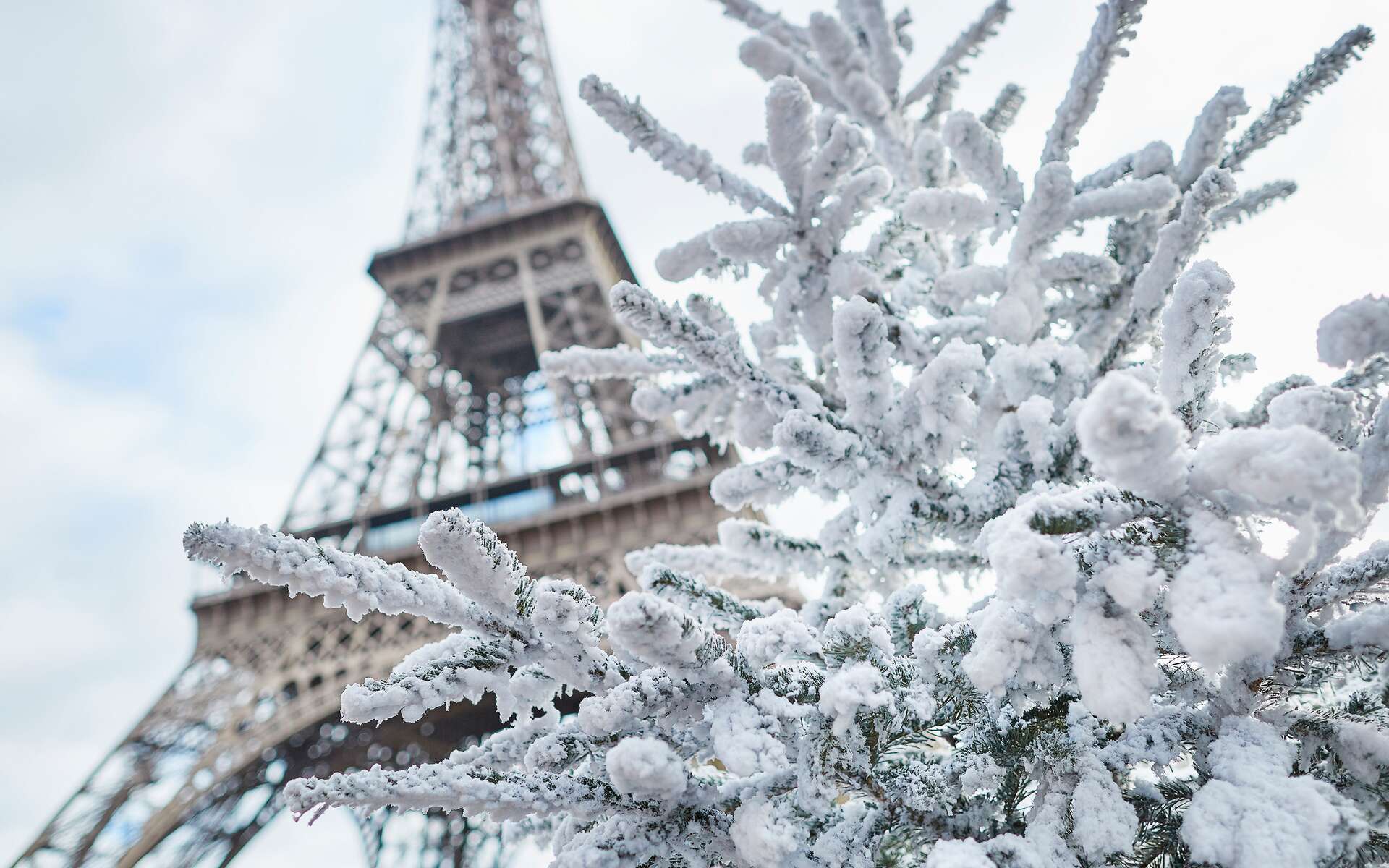 La France recouverte de neige avec des quantités bien plus importantes que prévu !