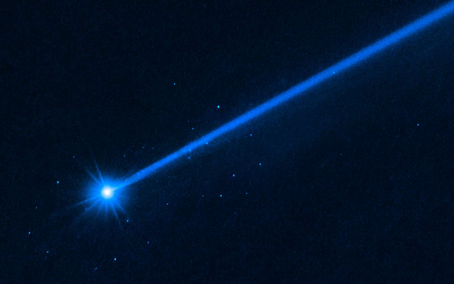 Nouvel exploit pour Hubble qui surprend des rochers s'échapper de cet astéroïde