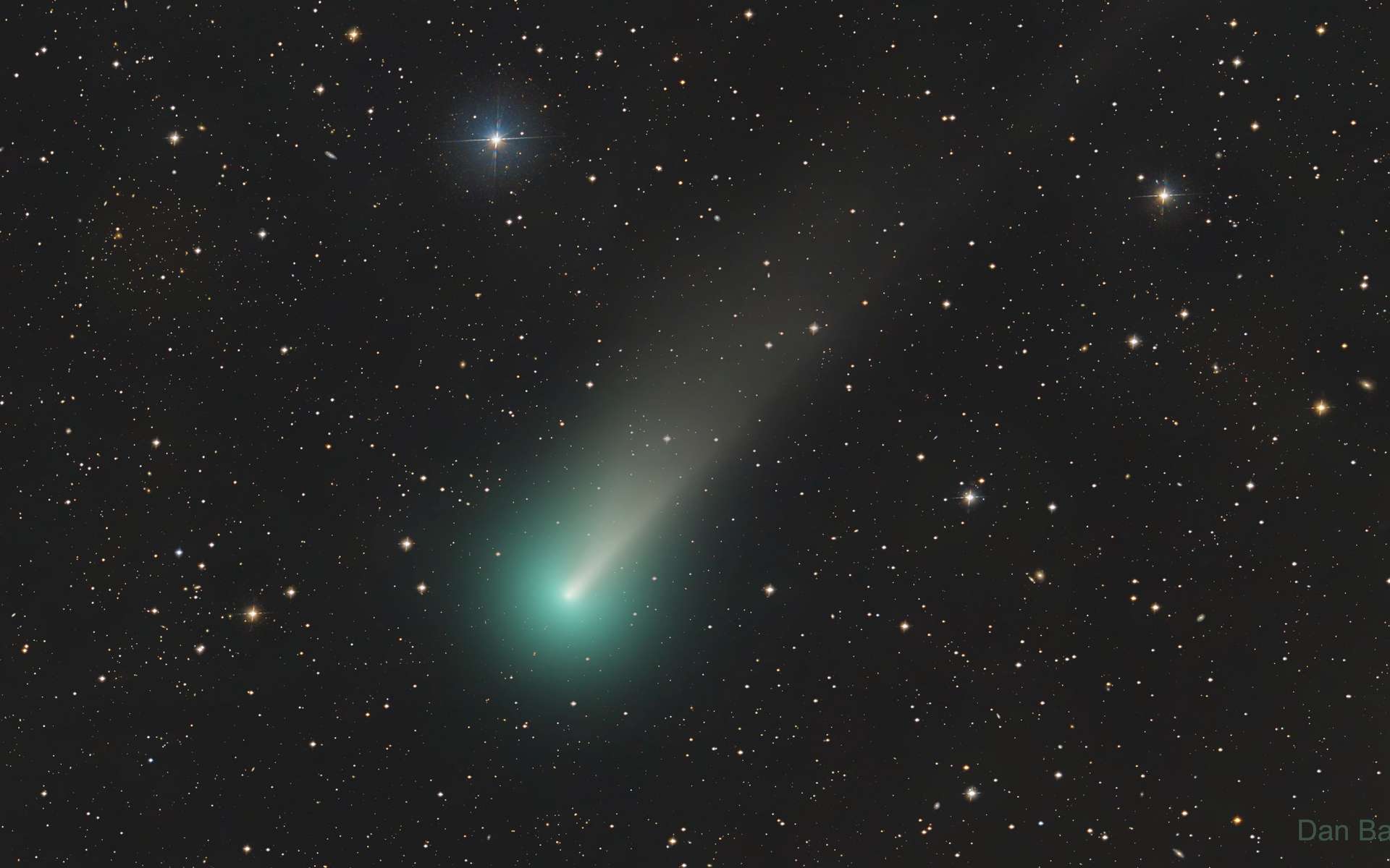 Photo of El «cometa de Navidad» monta un espectáculo después de una explosión de actividad.