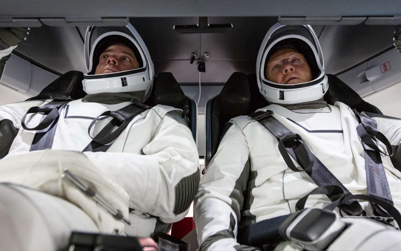 Retour sur Terre de Crew Dragon avec les astronautes Doug Hurley et Bob Behnken