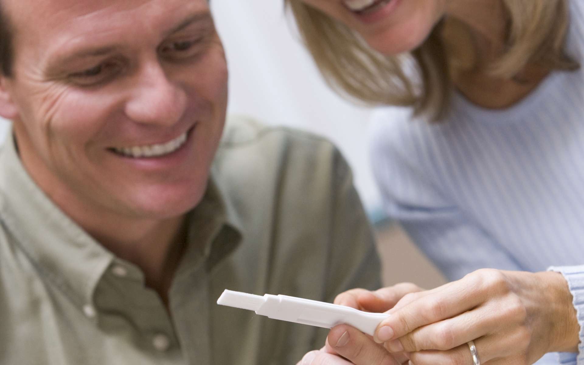 Les tests de grossesse détectent l'hormone HCG. © Phovoir