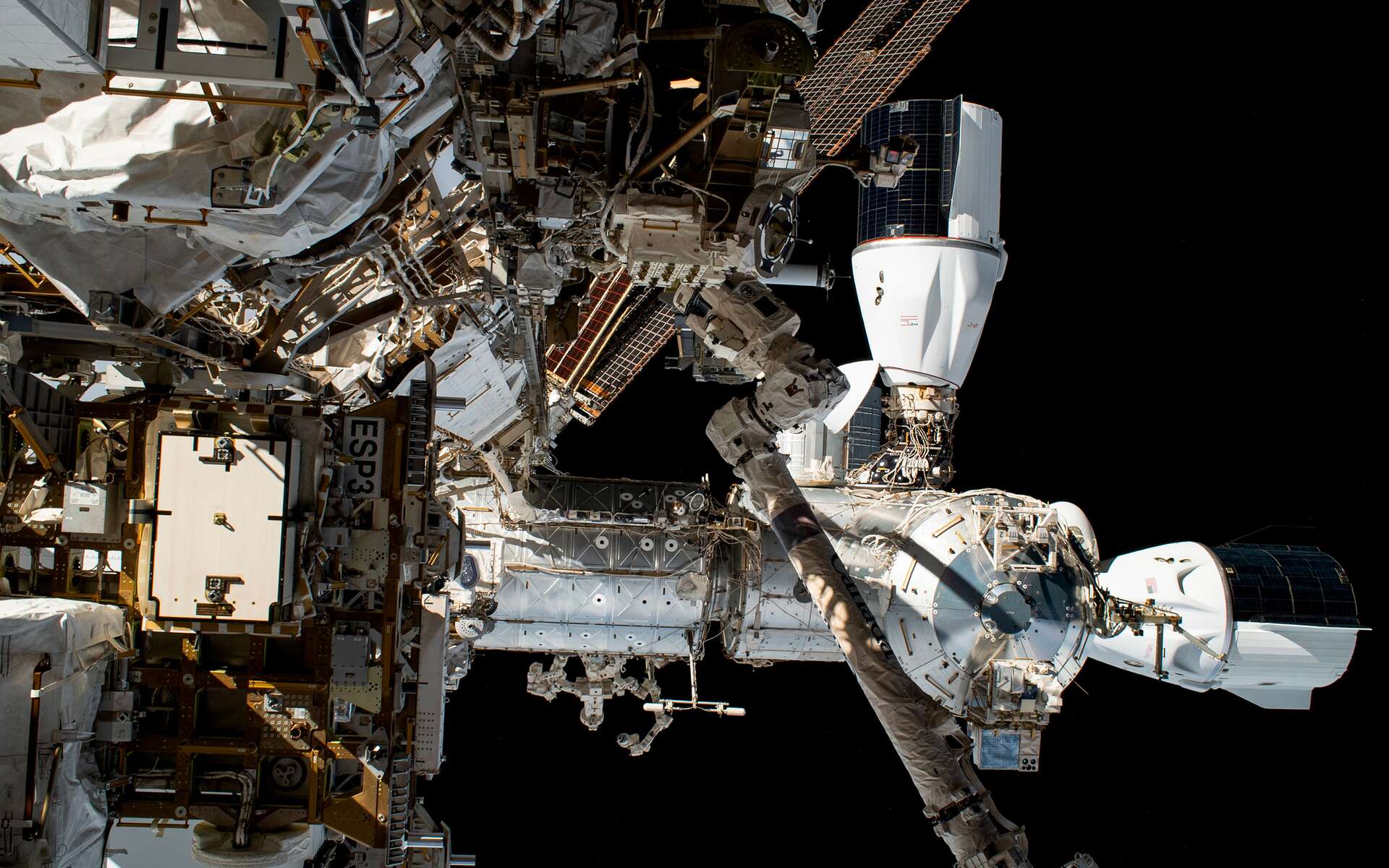 Une image qui résume le chemin parcouru par SpaceX pour arriver jusqu'à l'ISS