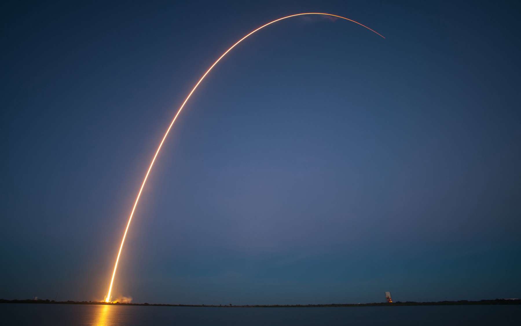 Décollage du Falcon 9 v1.1 et lancement réussi du satellite SES-8, le 28 novembre 2013. SpaceX tentera un nouveau lancement en orbite géostationnaire ce soir. © SpaceX