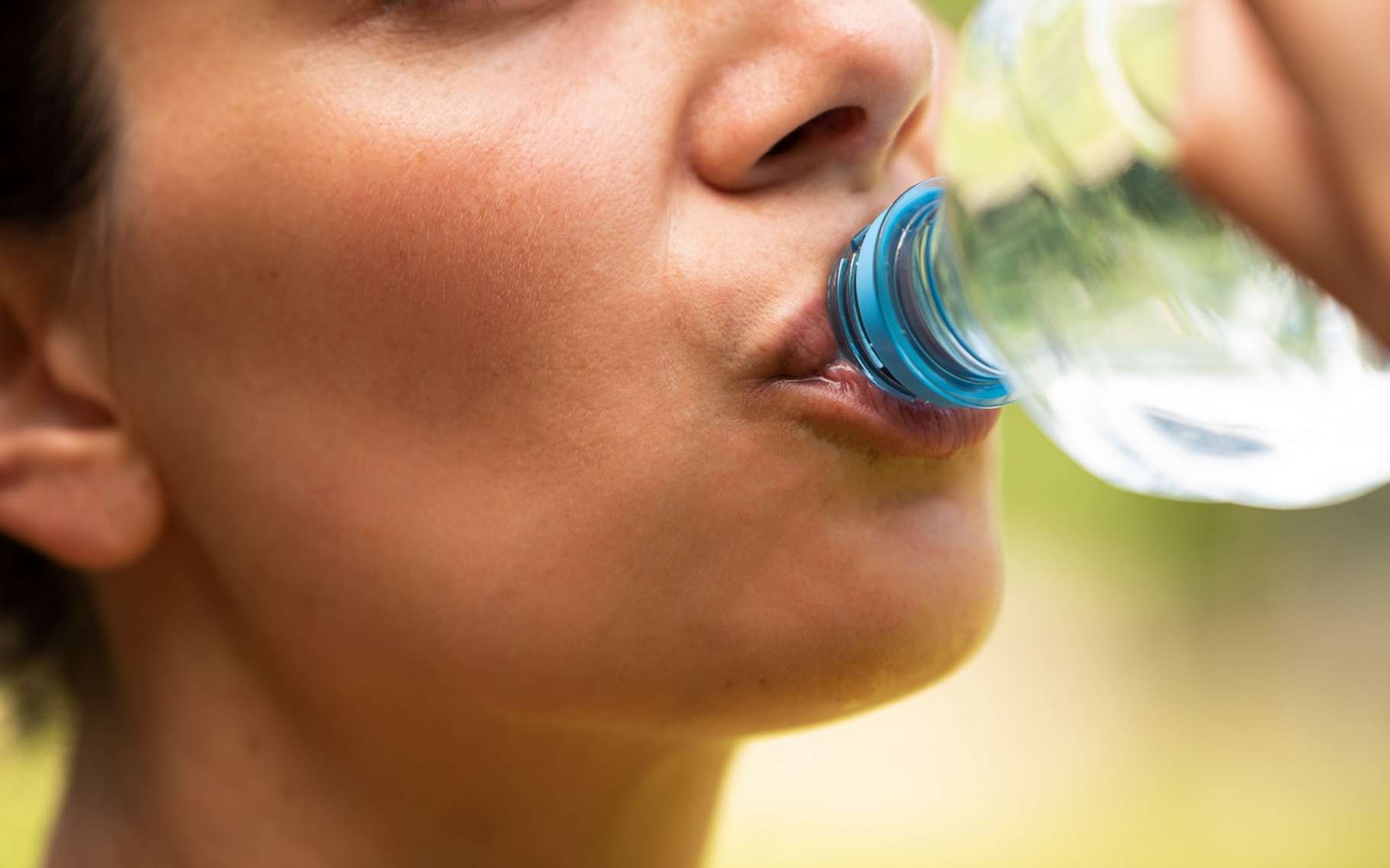 Pourquoi il est urgent d'arrêter de boire de l'eau en bouteille