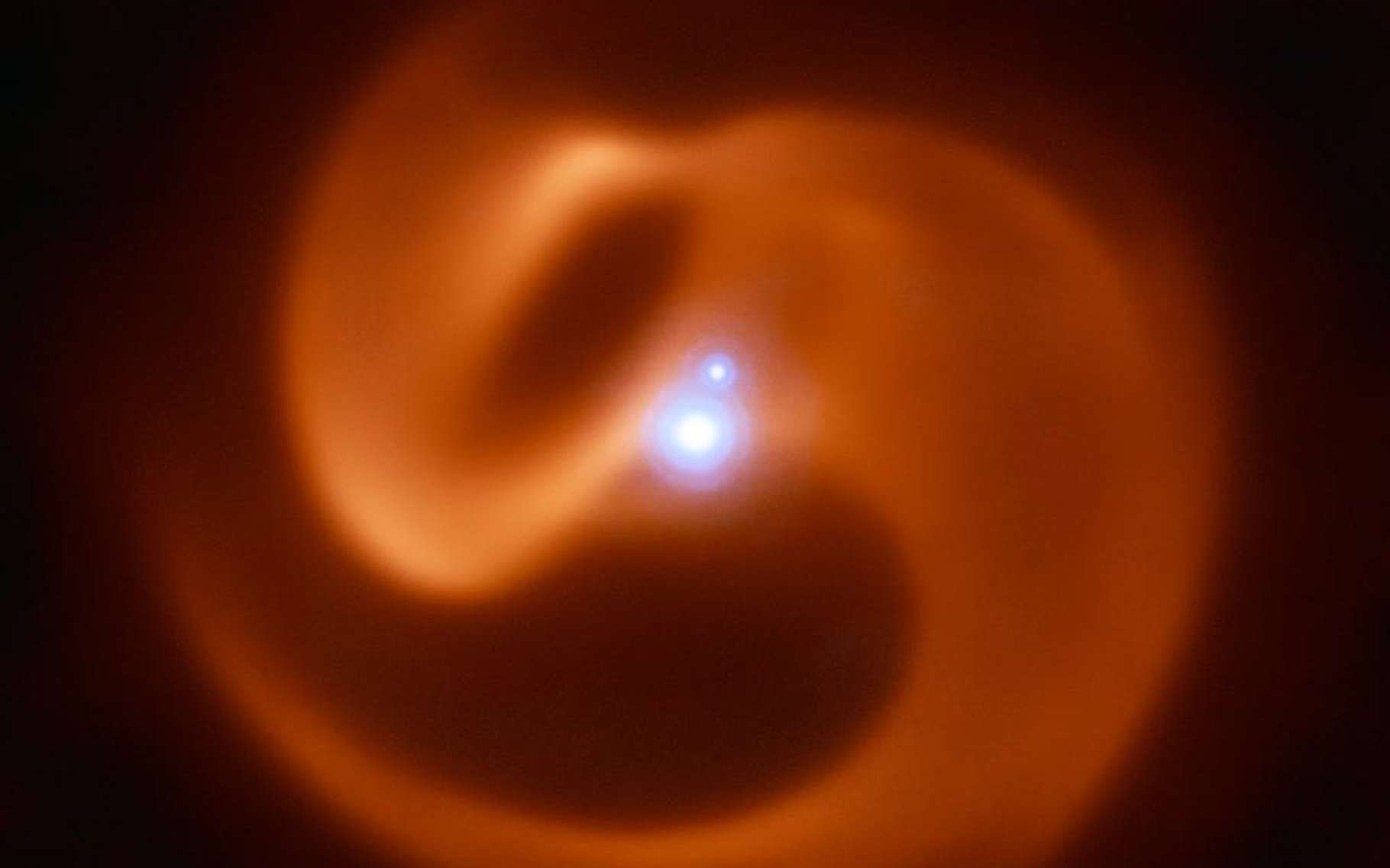 Les étoiles Wolf-Rayet sont parmi celles qui émettent les plus puissants vents stellaires. Ici, le système binaire Apep étudié par les chercheurs de l’université de Sydney (Australie). © ESO