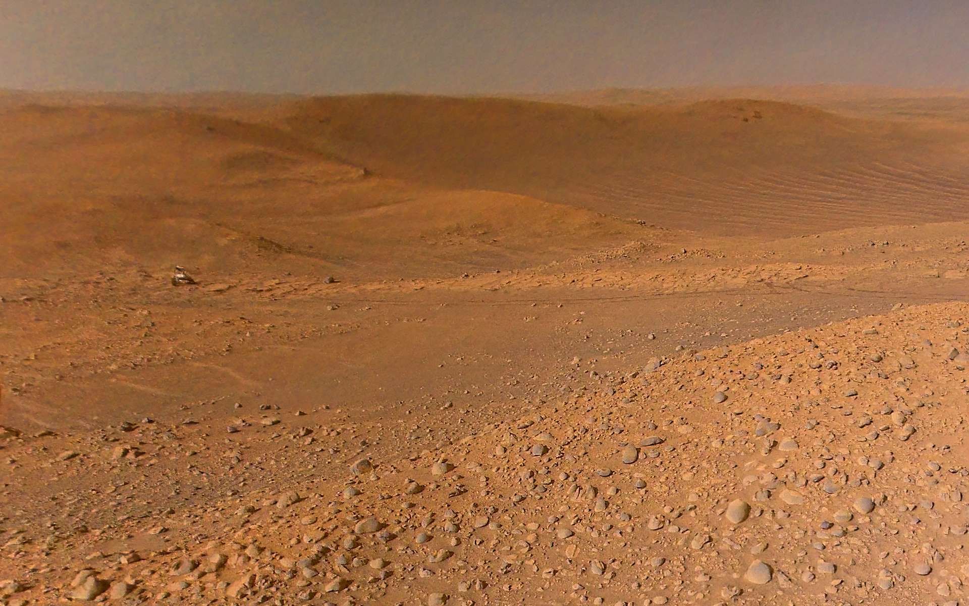 Ça se passe sur Mars : un rover photographié du ciel par un drone-hélicoptère !