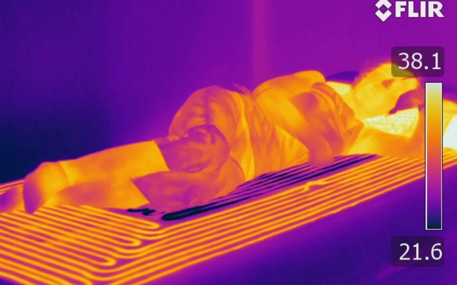 Ce matelas utilise des zones chaudes et froides pour favoriser l’endormissement et la qualité du sommeil. © Université de Texas à Austin