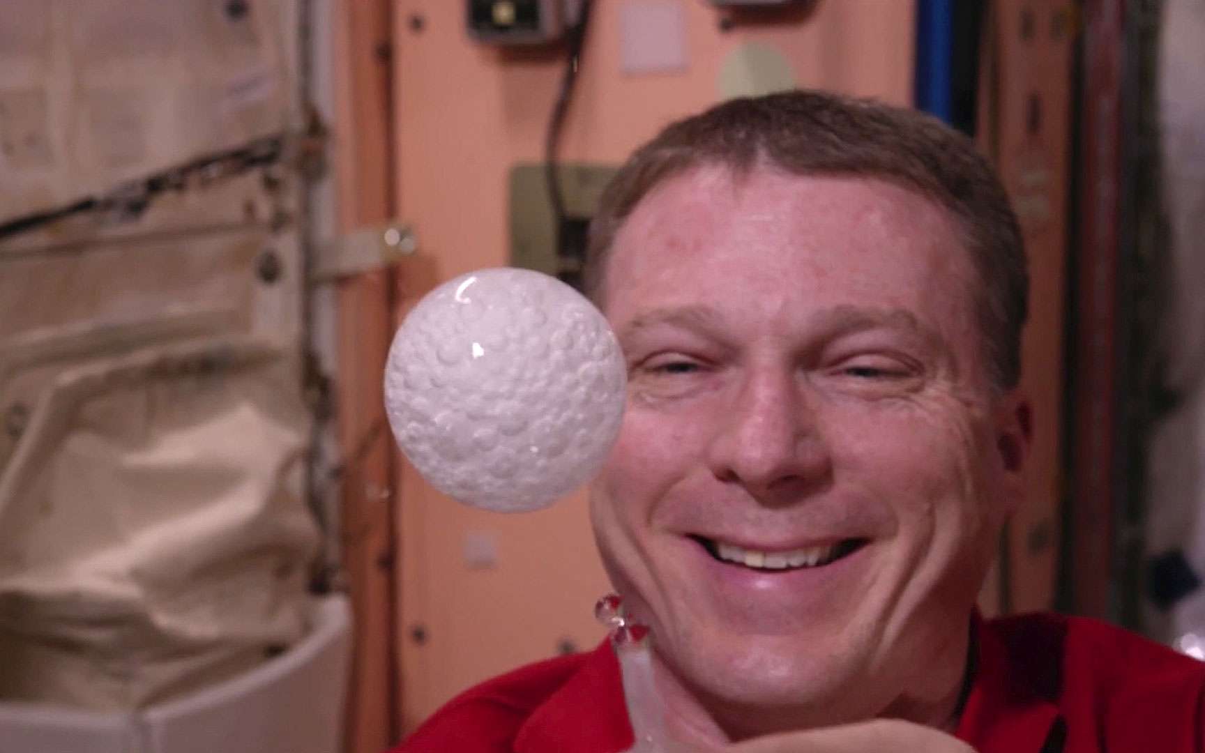 ISS : l'étonnante expérience d'un comprimé effervescent dissous en impesanteur