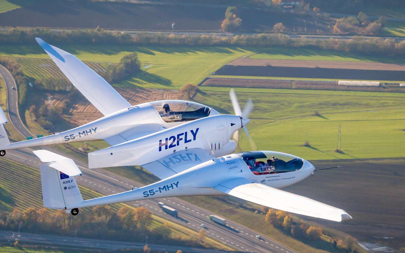 H2Fly réussit le premier vol piloté propulsé par de l'hydrogène liquide