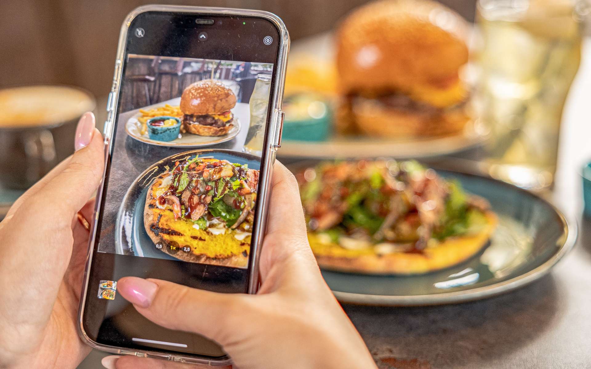 Regarder des images de nourriture sur internet pourrait agir comme un coupe-faim