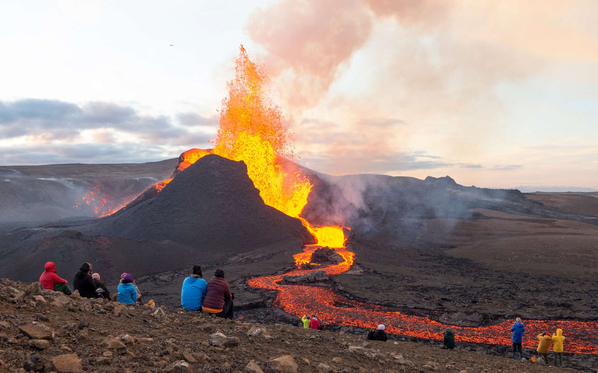 Éruption en Islande à la Fagradalsfjall : de nouvelles vidéos spectaculaires pour 2022 !