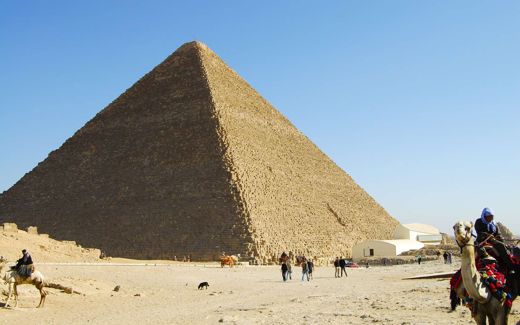 la pyramide de khéops à memphis