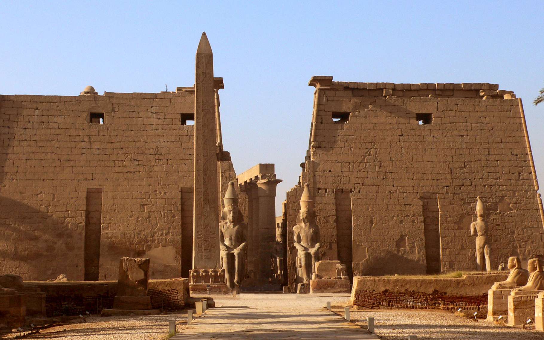 Akhenaton Le Pharaon Heretique Dossier