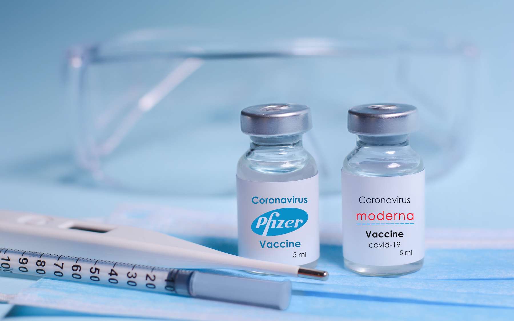 Vaccins Moderna et Pfizer : une même technologie mais une efficacité différente. © syhin_stas, Adobe Stock
