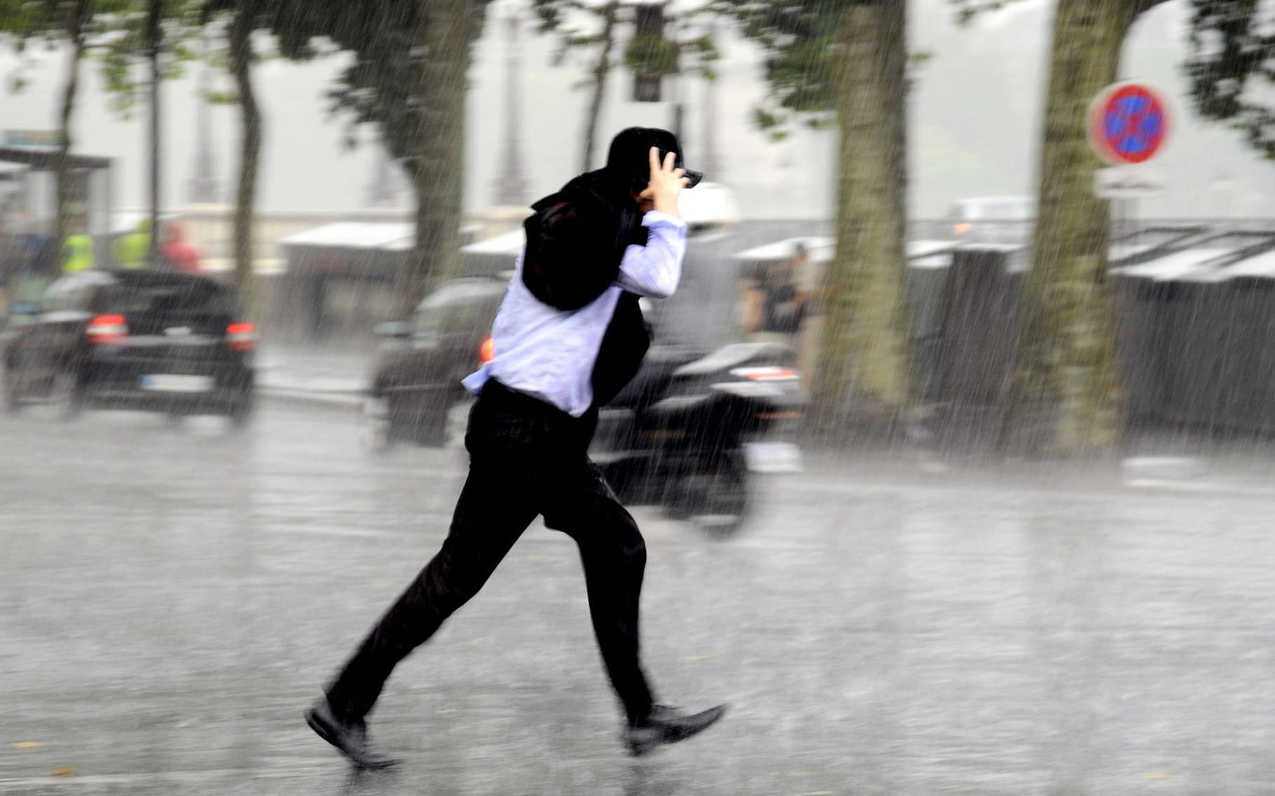 Dans les régions du sud-est de la France, les pluies extrêmes sont-elles devenues plus fréquentes que dans le passé ? Quelles sont les tendances pour le futur ? © alexkatkov, Shutterstock