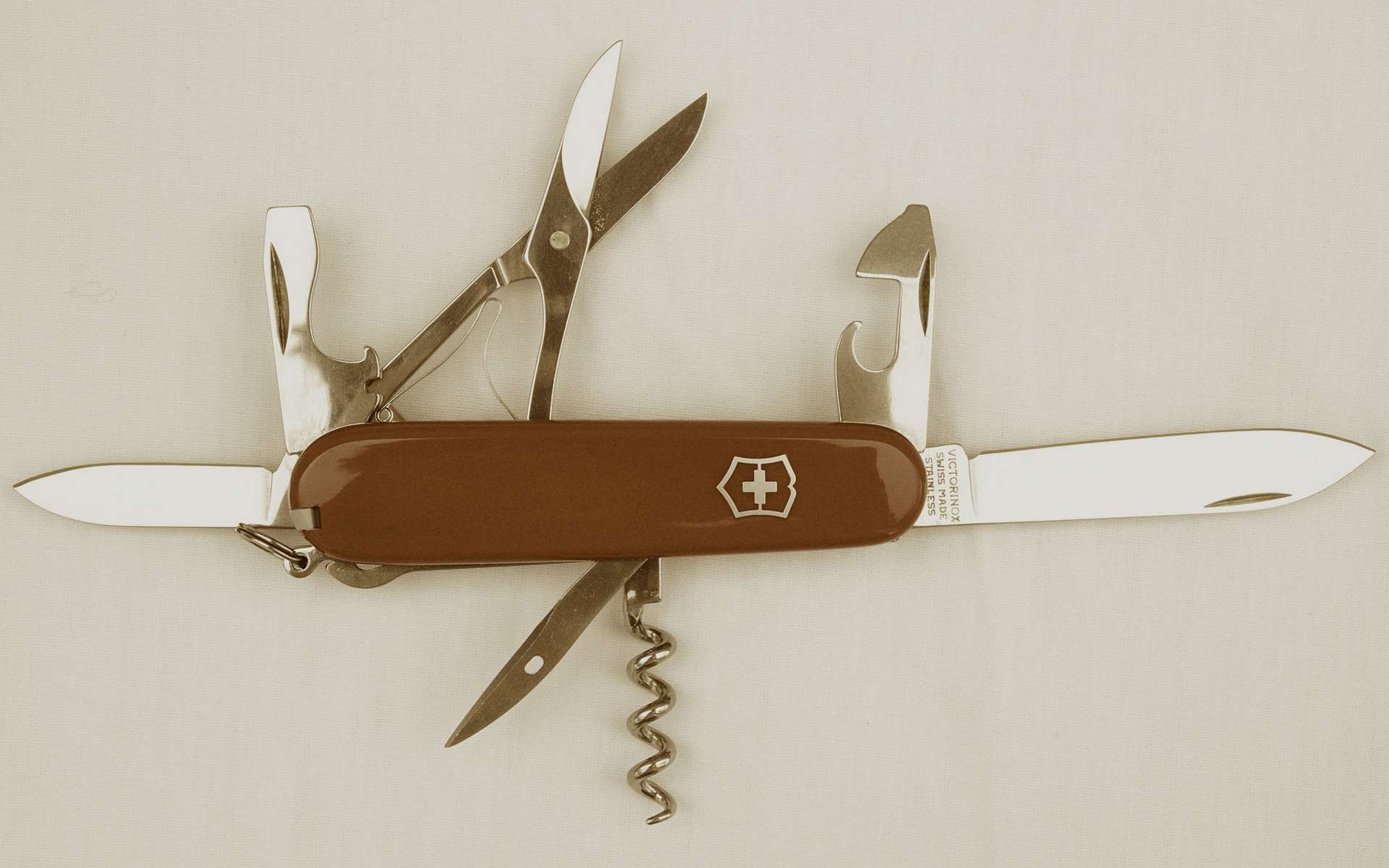 Il existe plus de 400 versions du couteau suisse Victorinox. © Andrew Toskin, Flickr