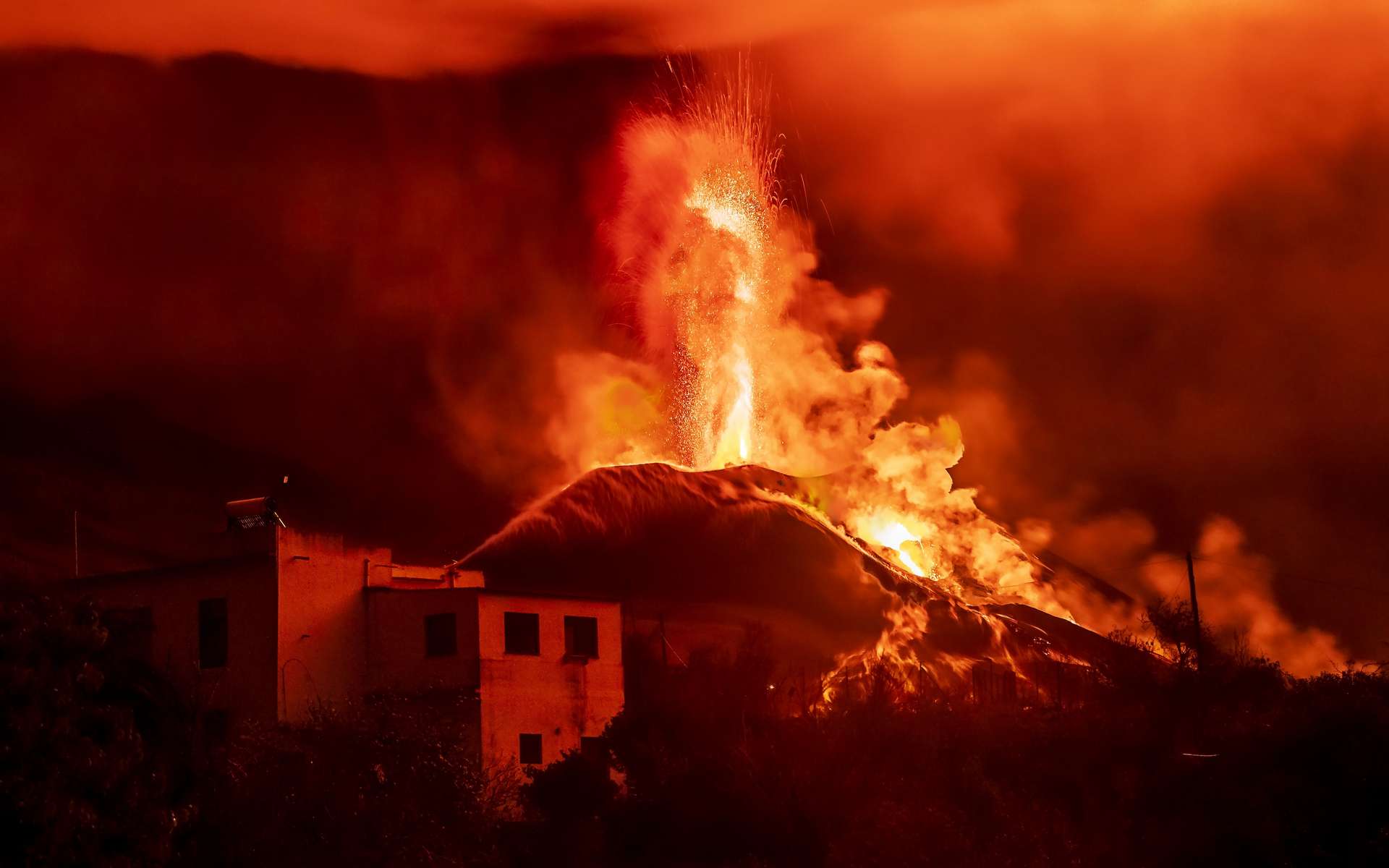 Depuis le mois de septembre, le volcan Cumbre Vieja est en éruption sur l'île de la Palma. © Sander Meertins, Adobe Stock