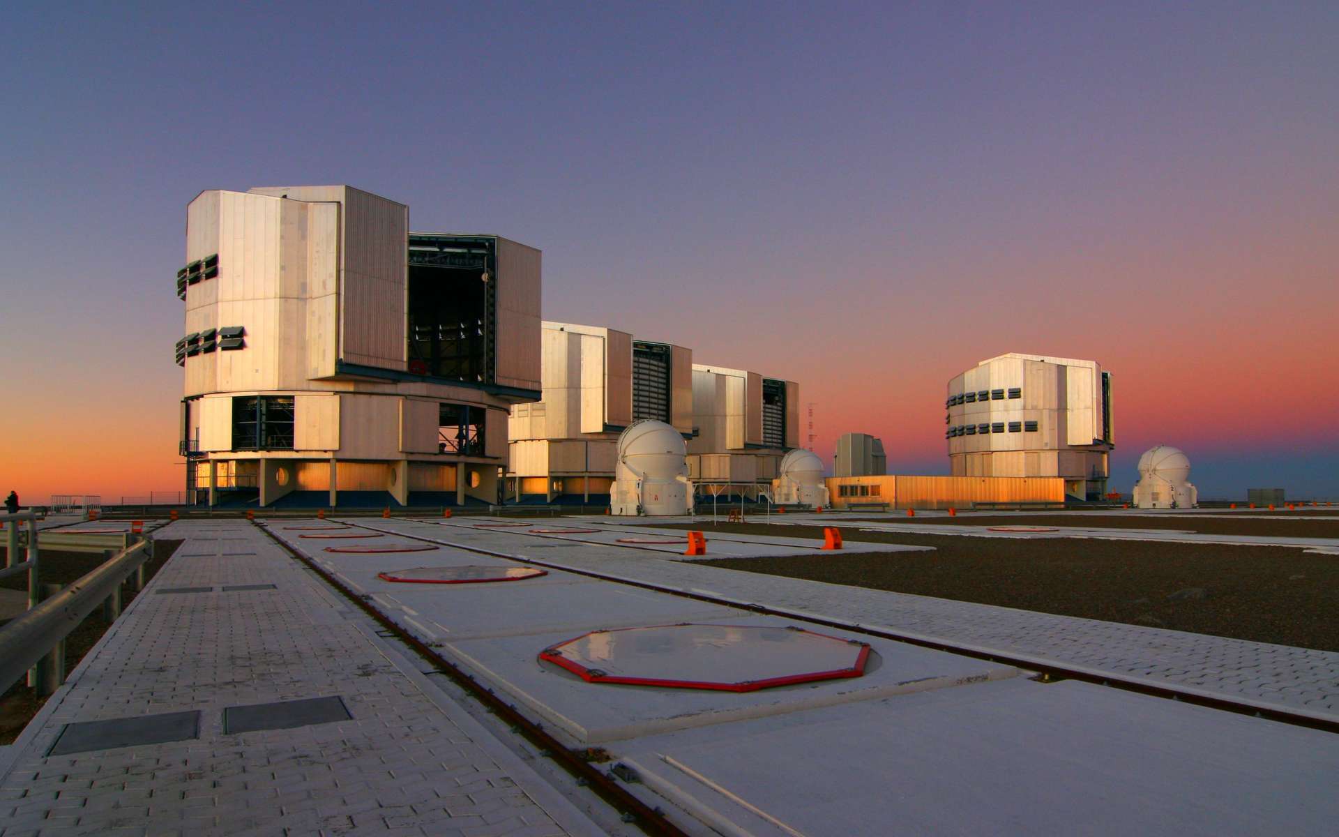 VLTI le télescope virtuel de 120 m est pleinement opérationnel