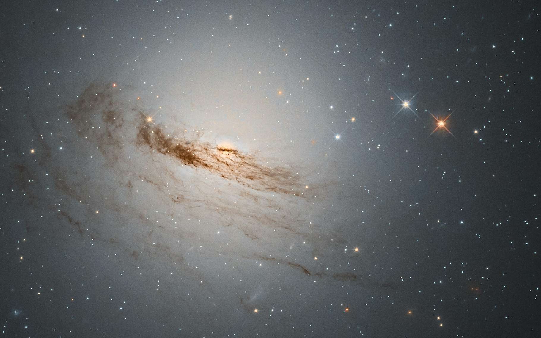 Hubble dévoile une photo à couper le souffle d’une galaxie lenticulaire