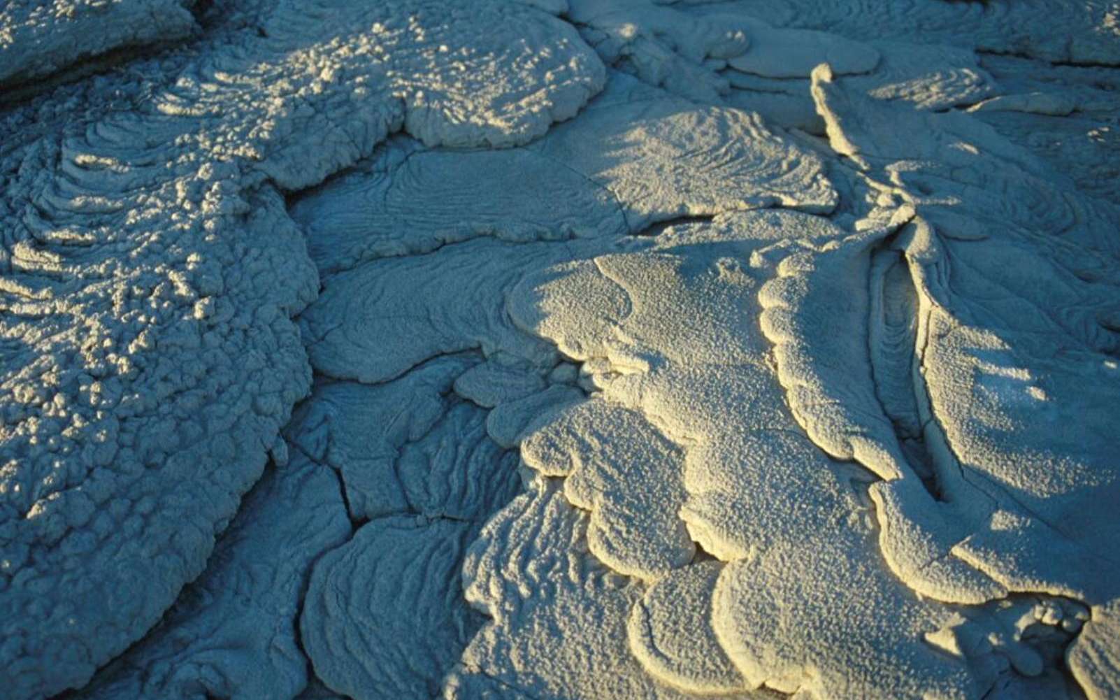 Coulées de carbonatites refroidies du volcan Ol Doinyo Lengaï, Tanzanie. © Thomas Kraft, Kufstein, CC by-sa 3.0