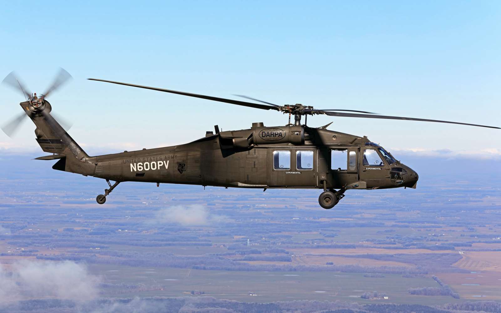 Le célèbre hélicoptère Black Hawk a réussi sa première opération de sauvetage sans pilote
