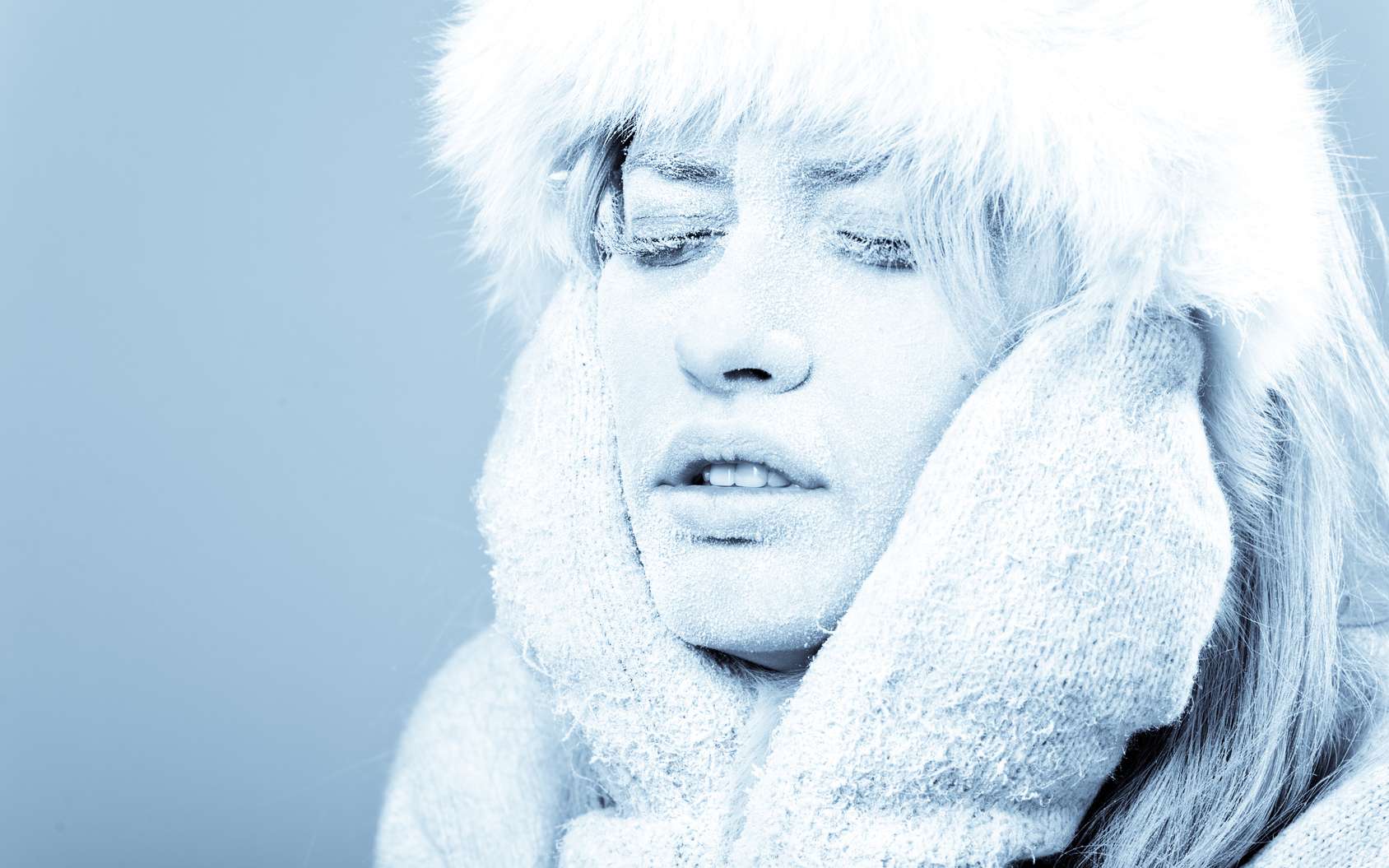 Une jeune femme a passé plus de six heures à -30 °C. © Igor Stepovik, Fotolia