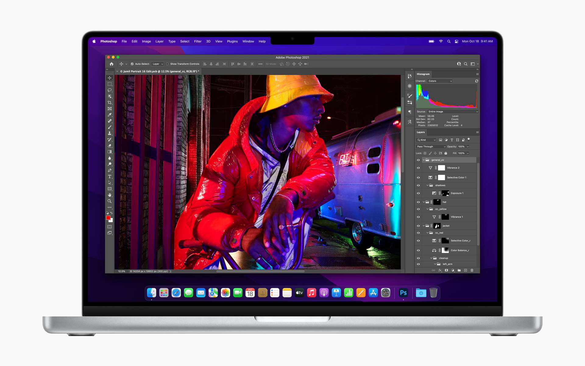 Le MacBook Pro 16 pouces avec l'application Photoshop. © Press photos, Apple